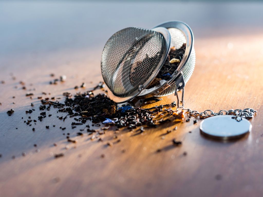 Filtre inox très fin : l’allié des tisanes riches en plantes
